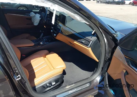 2020 BMW 530I xDrive из США, поврежденный, VIN WBAJR7C02LCD68147